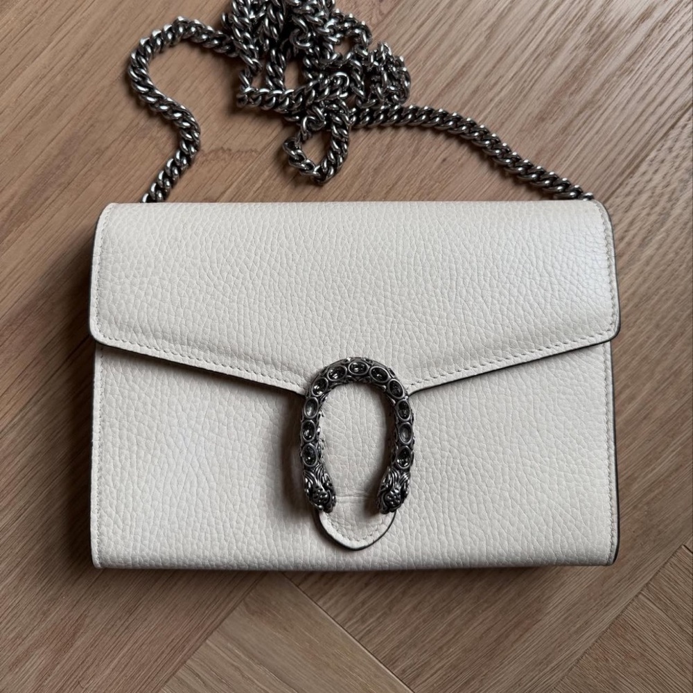 Gucci Cream Crossbody Bag with Silver Chain